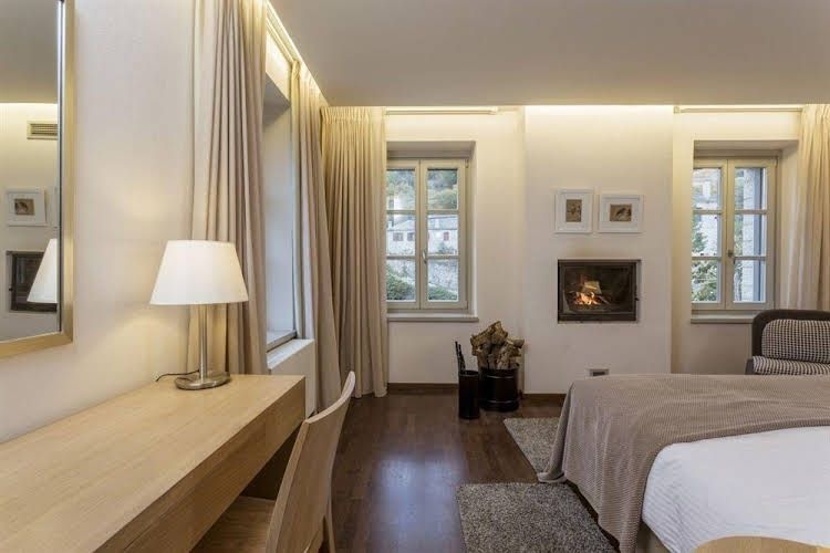 Monopatia Resort0