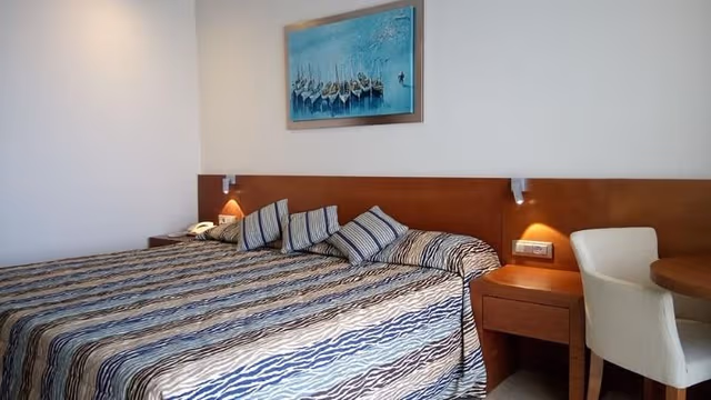 FAMILY ROOM DELUXE