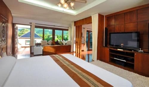 Villa with Garden View