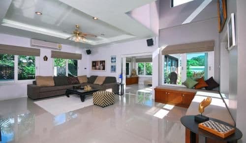 Villa with Garden View