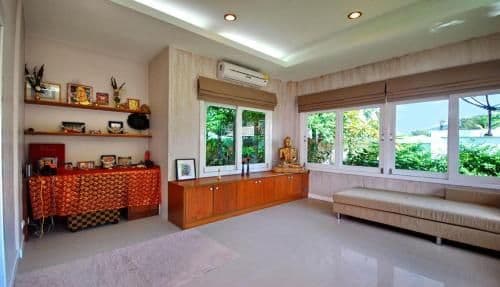 Villa with Garden View