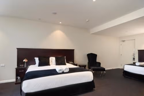 Deluxe Family Room