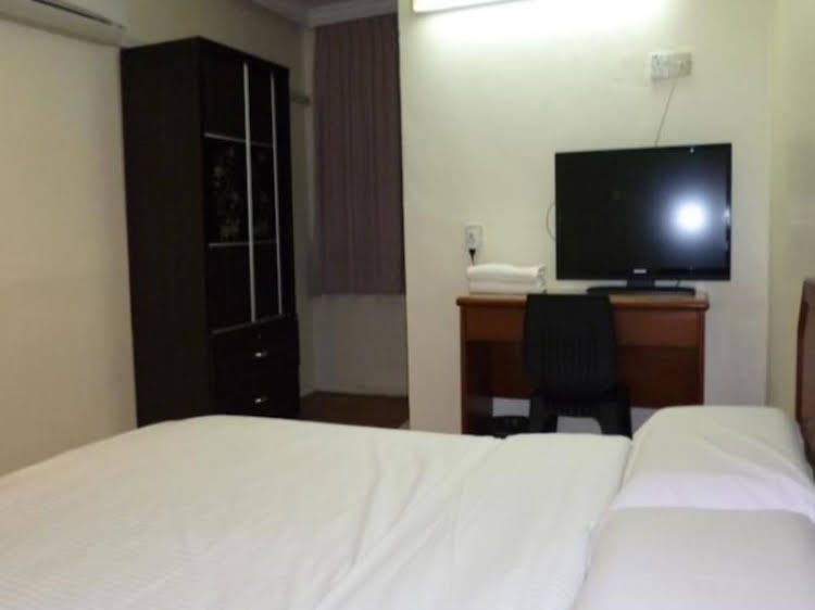 Hotel Merry3