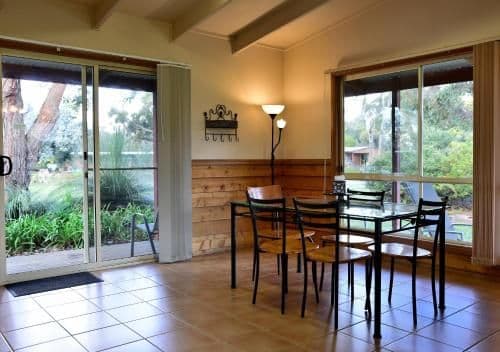 Deluxe Two-Bedroom Cottage with Spa Bath