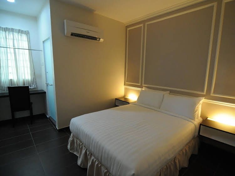 Luscious Hotel1