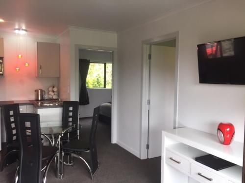 Motuoapa Bay Motel1