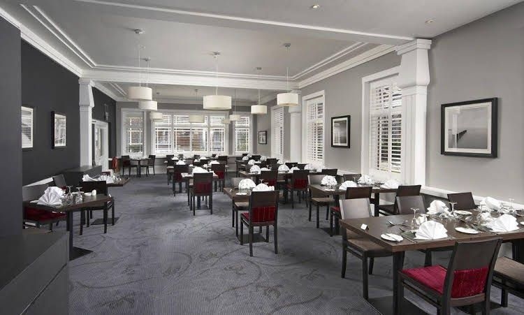 The New Southlands Hotel0
