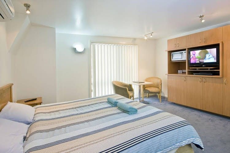 Anchorage Motel4