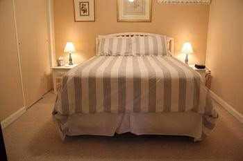 Moon Shadow Bed and Breakfast4