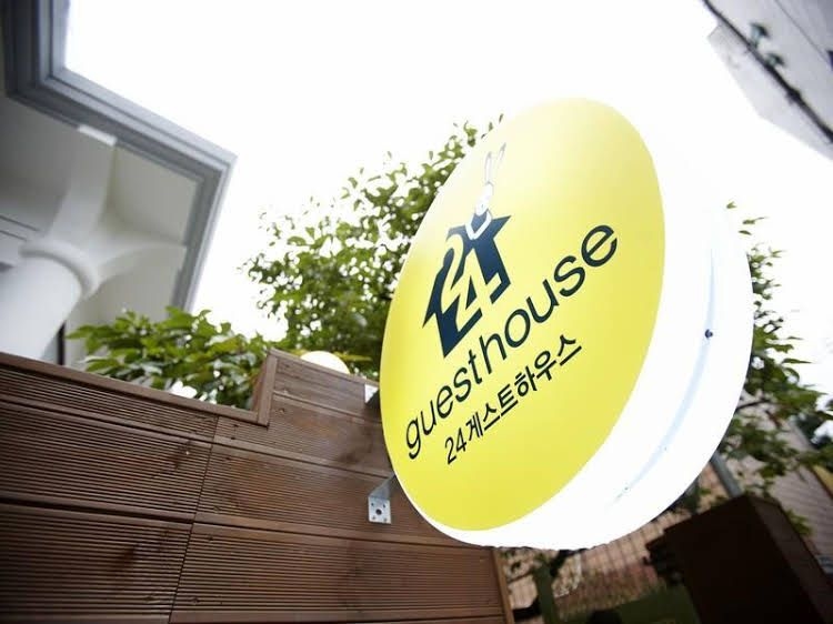 24 Guesthouse Sinchon Style4