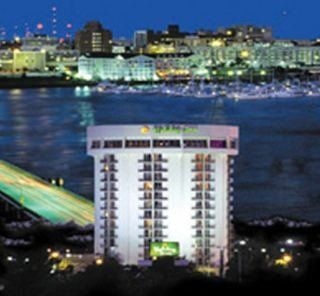 Holiday Inn Riverview2