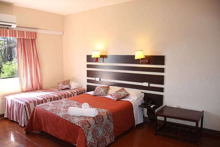 Hotel Puesta del Sol2