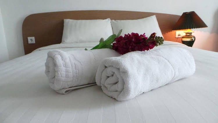 Business Hotel Tomang Business Hotel Tomang