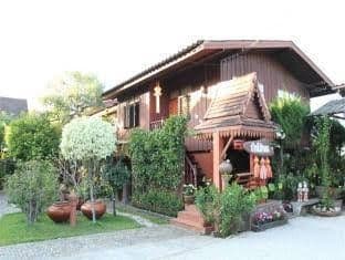 บ้านไม้หอม เกสท์เฮาส์ บ้านไม้หอม เกสท์เฮาส์