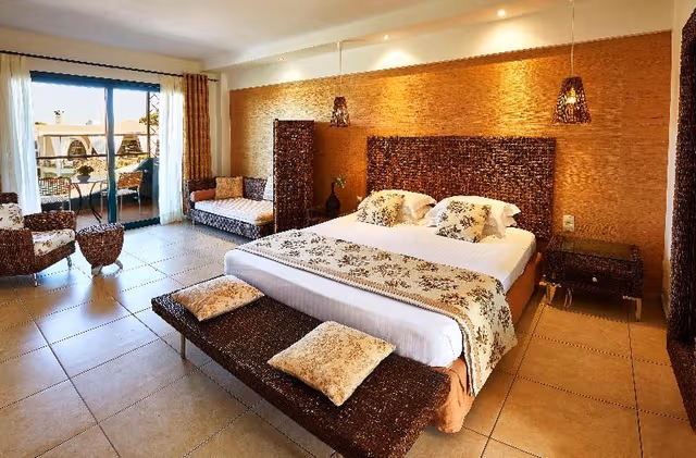 JUNIOR SUITE SIDE SEA VIEW