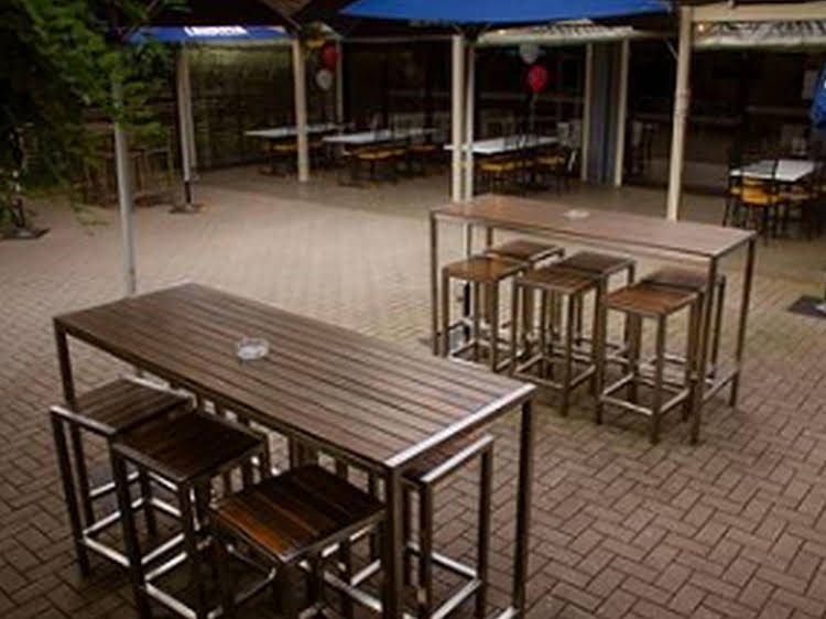 The Sunnyside Tavern, Broadmeadow3