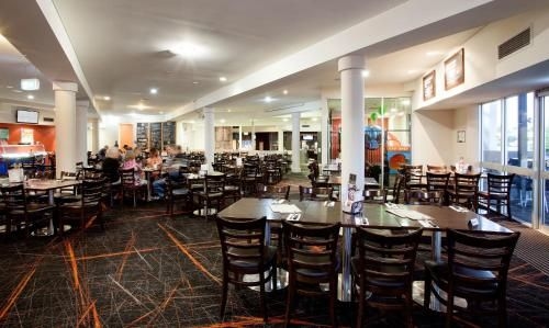 เวล โฮเต็ล เอตเคนเวล (Vale Hotel Aitkenvale)4