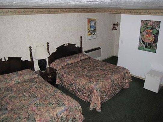 Humboldt Redwoods Inn0
