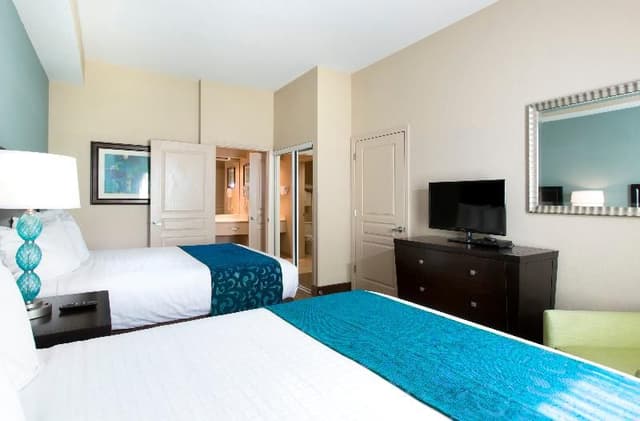 SUITE TWO QUEEN BEDS
