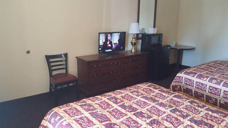 Budgetel Inn & Suites0