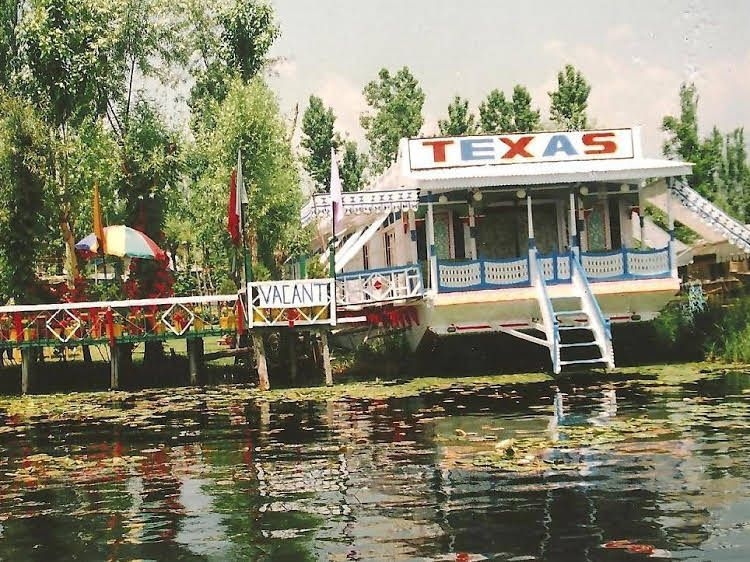 Texas Houseboats1