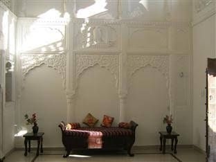 รอว์ลามิคนายานิพาเลส (Rawla Mrignayani Palace)4
