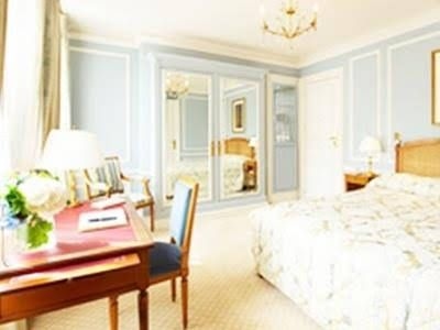 โรงแรมนิว ภักศรีเฮาส์ (Hotel New Bakshi House)4