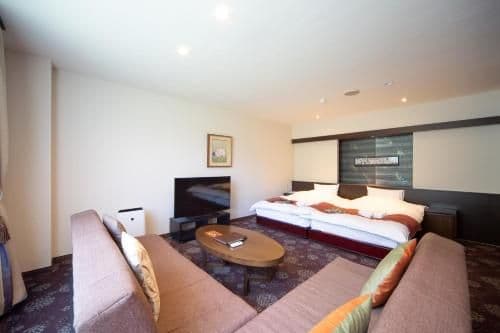 Junior Suite with Granite Bath