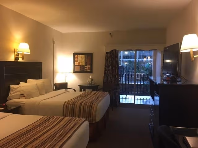 DOUBLE TWO QUEEN BEDS