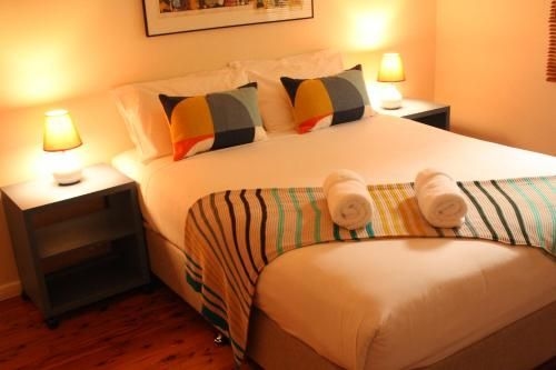 Merrimeet Cottages1