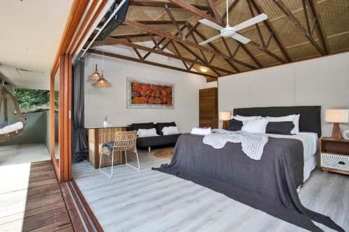 Villa Retreat with Couples Bath
