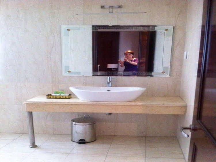 Long Anh Hotel Long Anh Hotel