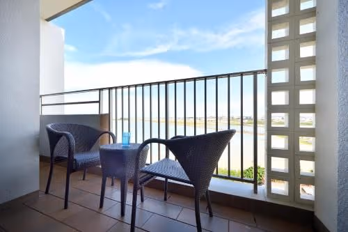 Standard Room With Airport View