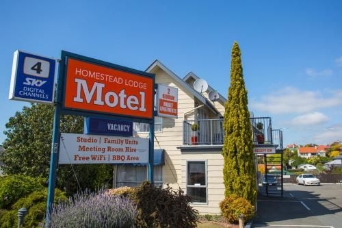 โฮมสเตด ลอดจ์ โมเทล (The Coast Motel)0