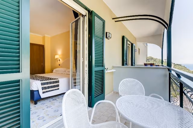 DOUBLE WITH BALCONY