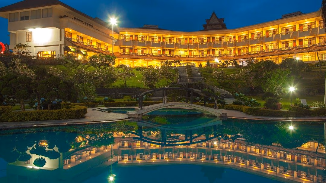 ซินาบุง ฮิลส์ รีสอร์ต (Sinabung Resort Hotel)0