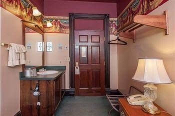 Iron Horse Inn - Deadwood2