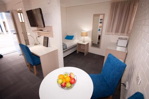 Zorba Waterfront Motel4