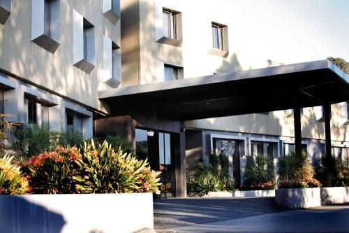 โรงแรมโกลเดน เพบเบิล (Golden Pebble Hotel)0