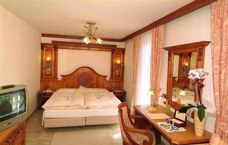 Hotel Lorenzetti2