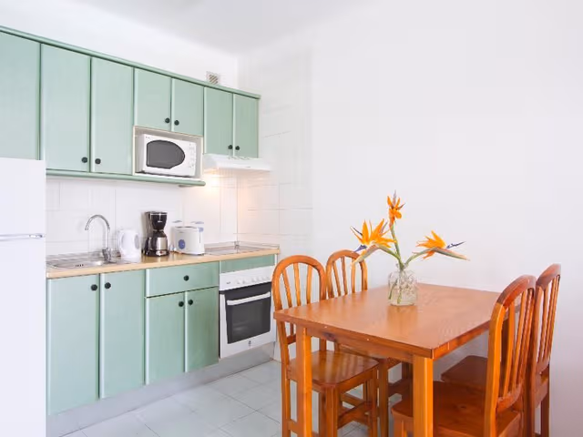 APARTMENT CAPACITY 4 TWO BEDROOMS