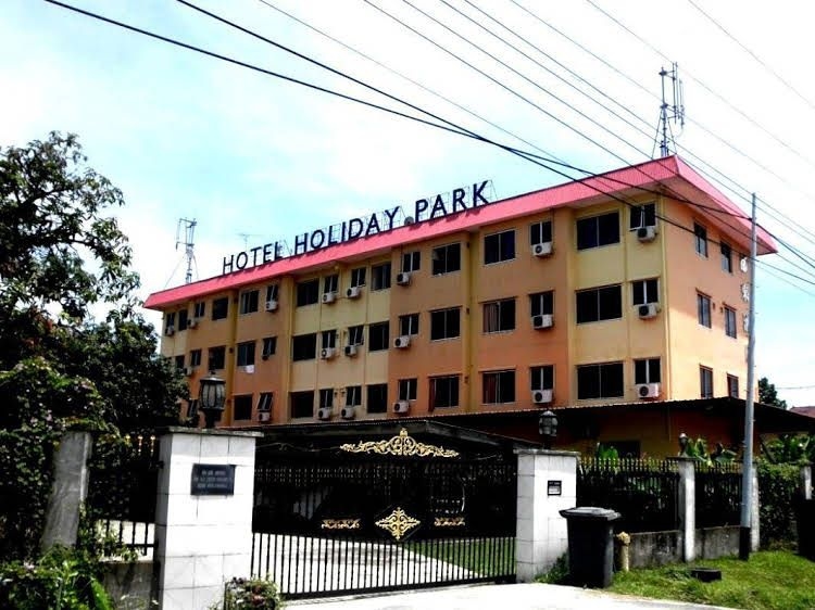 Hotel Holiday Park4