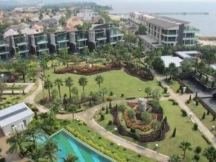 Casalunar Paradiso Condo by KT0