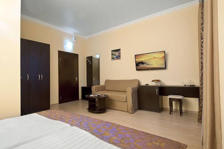 Top Hill Hotel4