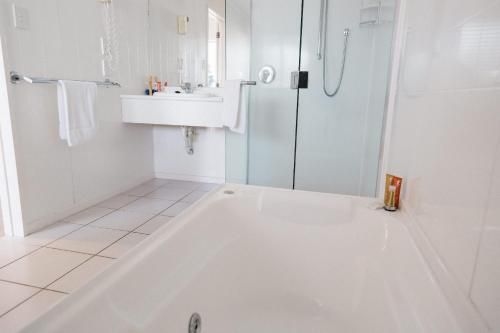 Waterfront Apartments Whitianga1