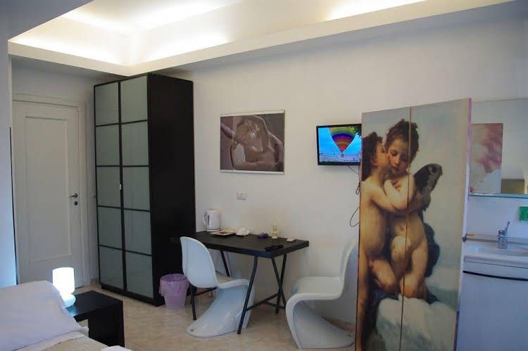 Appia Avenue 6394