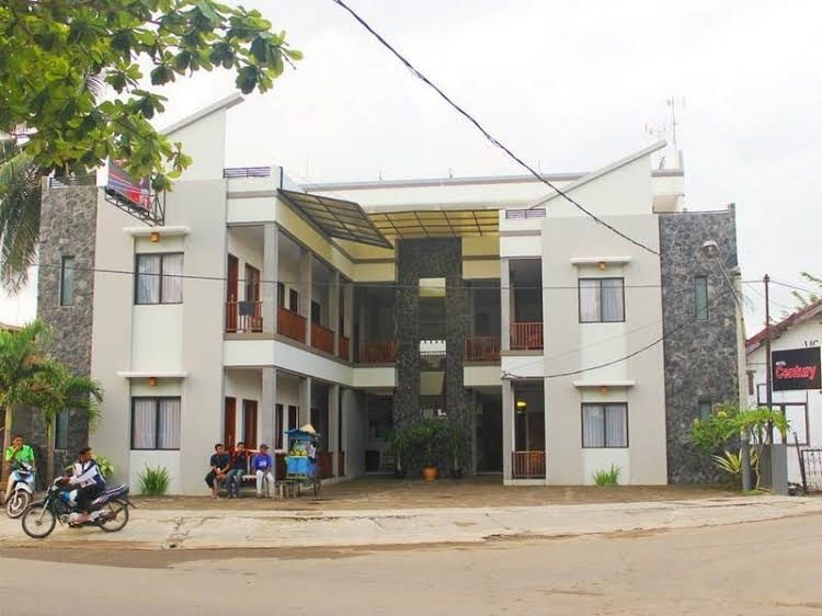 Century Hotel2