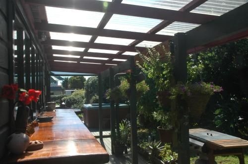 Moanarua Beach Cottage2