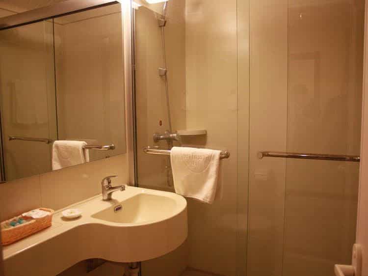 Greentree Inn Qingdao Railway Station Square Express Hotel Greentree Inn Qingdao Railway Station Square Express Hotel
