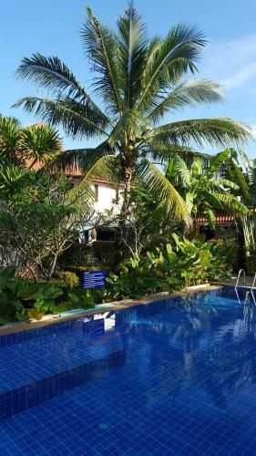 บางเทาวารีบีช (Bangtao Varee Beach)1